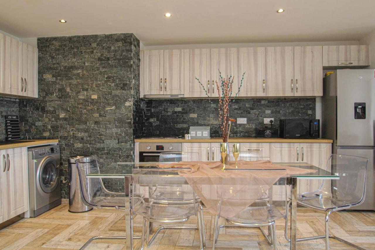 Apartamento Lavish 2 Bed Sleeps 5 Near Lanark Carstairs Exterior foto