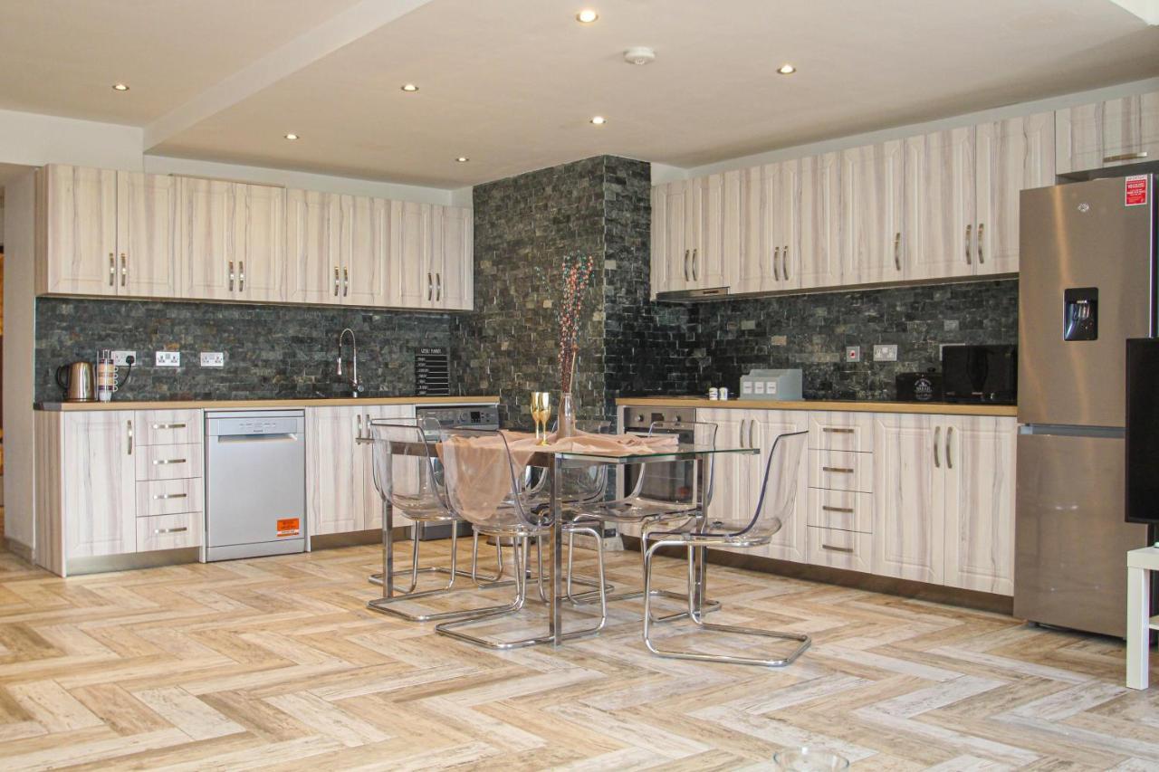 Apartamento Lavish 2 Bed Sleeps 5 Near Lanark Carstairs Exterior foto